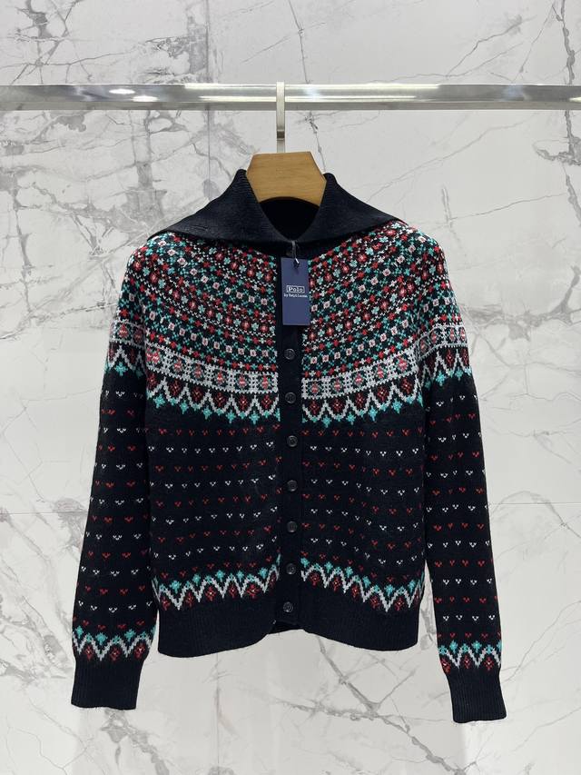 polo * 拉夫劳伦宽松版费尔岛图案针织开襟衫 拉夫劳伦真的太会了，开衫一上身，秋冬氛围感直接拉满。费尔岛图案满满的复古英伦风，配色经典又高级，仿佛带着岁月沉