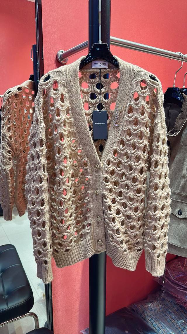 Saint Lpauren *圣罗兰镂空钩花针织慵懒风开衫 以手工感钩花工艺织就满幅菱形镂空纹理 早秋最新单品 码数 Smplp