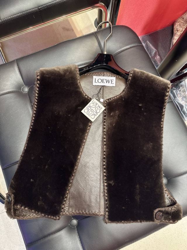 Lpoew*美丽奴皮毛一体马甲 码数S Mp Lp Xl