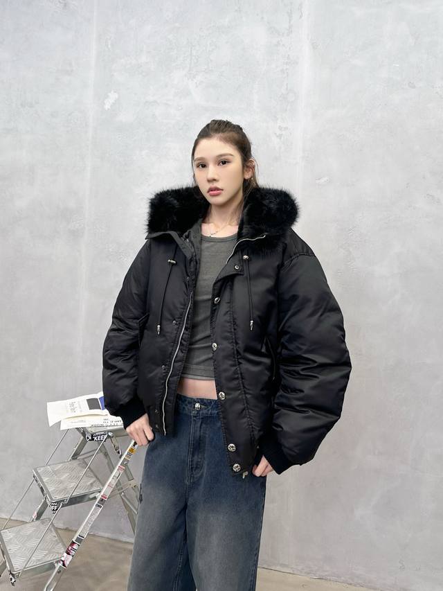 克罗心 ｜ 新款羽绒服，经典品牌五金配饰，飞行员夹克版型，环保仿毛冒领，90白鹅绒填充，男女同款，尺码Sml