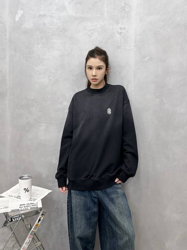 克罗心 ｜ 新款套头卫衣，成衣洗水喷色加前后刺绣工艺，男女同款，尺码Sml