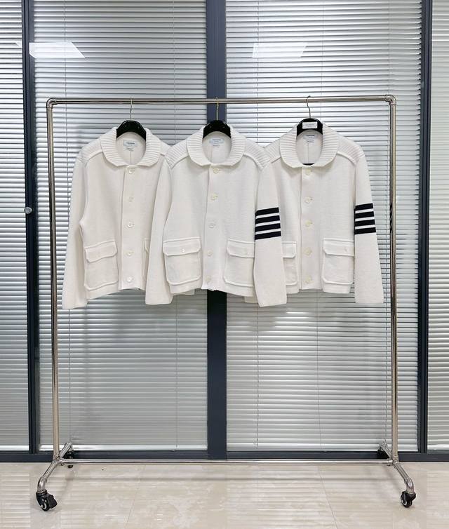 外套 四杠短款大衣 德国进口斯托尔3 5 7针型机器领口螺纹针织，大身采用12针进口机织，高织高密，超紧密度跟原版同织法同纱线同密度同做法 厚实，纯度也好，版型