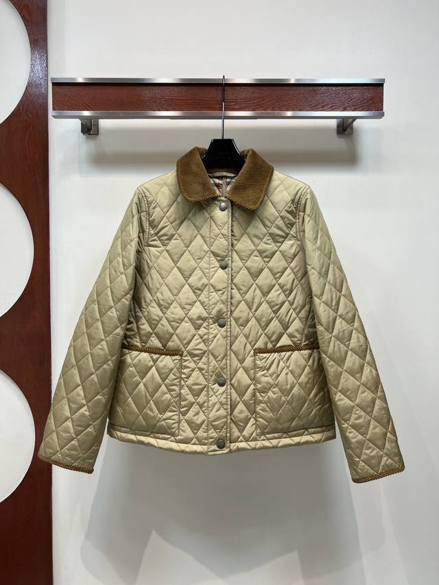 Bur 25秋冬新款 灯芯绒翻领拼接衍缝格子夹棉外套 亮眼装饰灯芯绒衣领 进口机器衍缝对格工艺 小棉服上身遮肉显瘦 保暖实穿 里面格纹内衬 彰显品牌魅力 单品选