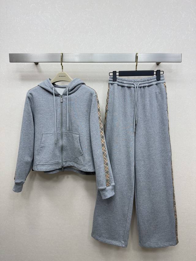 25Ss Bur 新品运动套装！连帽标志工艺时髦又高级！定制面料 拉链夹克外套搭配松紧腰直筒裤上身A爆啦！版型百搭不挑人，面料质感超赞！原版定制做工品质看细节！