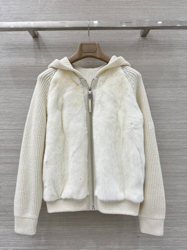 独家首发，原单品质！Lp老钱风穿搭，25秋冬新品。奢华水貂拼接羊绒针织连帽外套！定制高级羊绒针织外壳，品质控必入！水貂皮毛一体前片设计，满足寒冬对温度与风度的幻