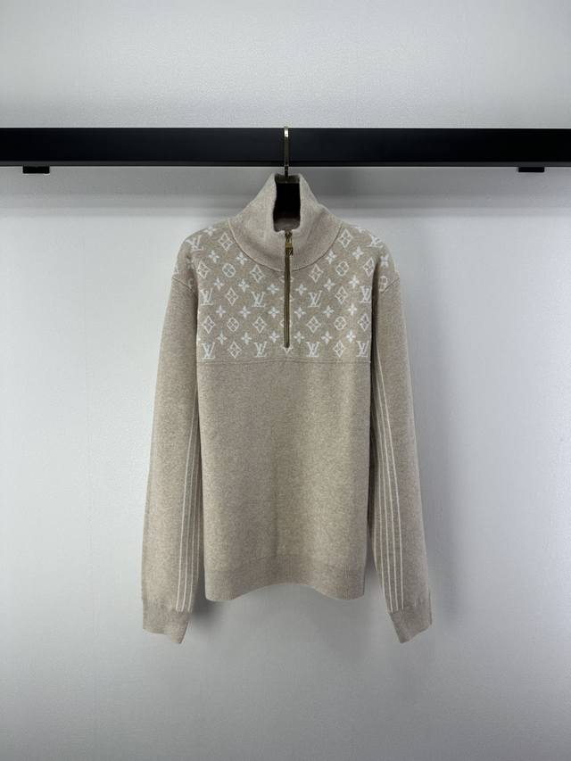 1:1 Lv*上新细节 秋冬新款针织翻领半拉链提花套头长袖 经典字母Logo图案撞色提花装饰 Yb开模字母Logo五金拉链 高级时髦轻奢 白搭不挑人 1色3码S