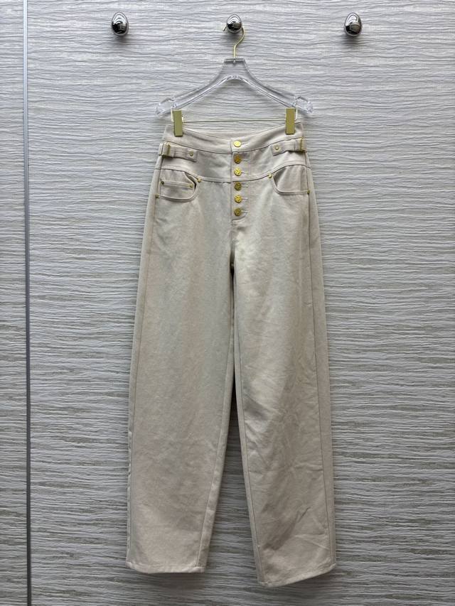 四个码数Smlxl Sch家 25新款 异形扣装饰廓形剪裁牛仔裤 狠爱这一条 廓形剪裁版型真的敲赞 修饰腿型巨藏肉 排扣装饰 搭配各种上衣都不会出错 毫不费力G