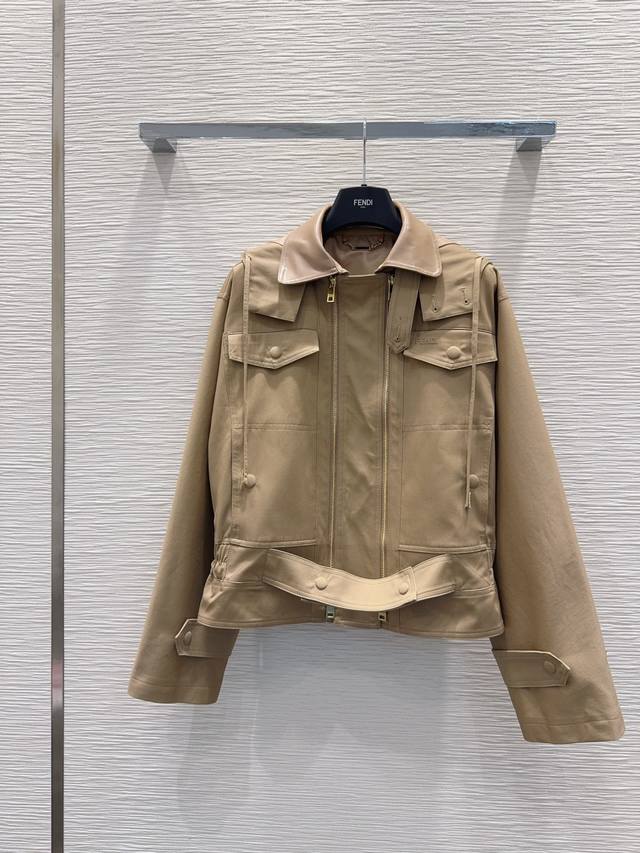 Fend* 2025Fw新款外套 英伦风气质 经典款设计 上身精致又干练得体，搭配起来随心应手！定制的进口面料挺括有型 满满的高级感。质感十足，时尚潮流 ，推荐