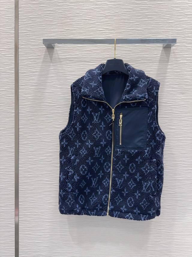 Louis Vuitto* 2025Fw新款人造羊羔毛外套 时髦低调气质又奢华高级！版型百搭不挑人，定制科技面料 做工品质看细节。白富美必入！强烈推荐。Sml