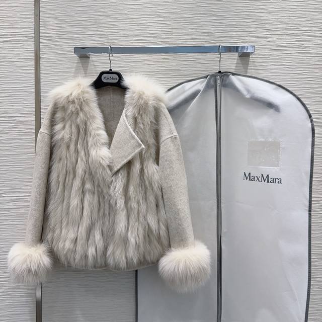 原单品质渠道狠货Max Mar*A双面羊绒大衣 高衣品的宝宝 30％羊绒70％羊毛可拆卸狐狸毛 纯手工制作！高品质、气质女神、优雅时尚的都市女性魅力 女王气场