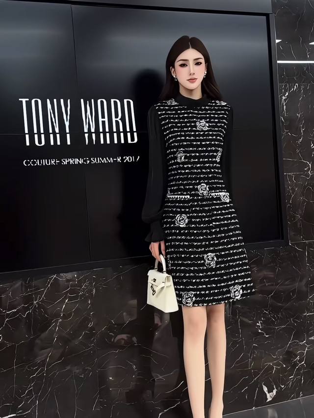 Chane*新款 高端定制山茶花条纹粗纺面料、气质名媛小香风双口袋翻边领修身显瘦长袖连衣裙！黑色、杏色、 S码：肩宽36，胸围84，腰围74，袖长63，裙长88