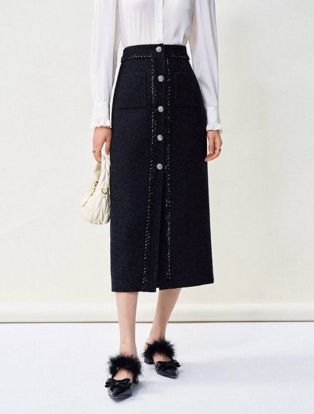 Chane*新款 气质名媛小香风银丝线混纺面料、重工金属链条包边单排扣装饰前中开叉设计修身显瘦长款半身裙！黑色， M码：腰围70，臀围90，裙长74 裙子