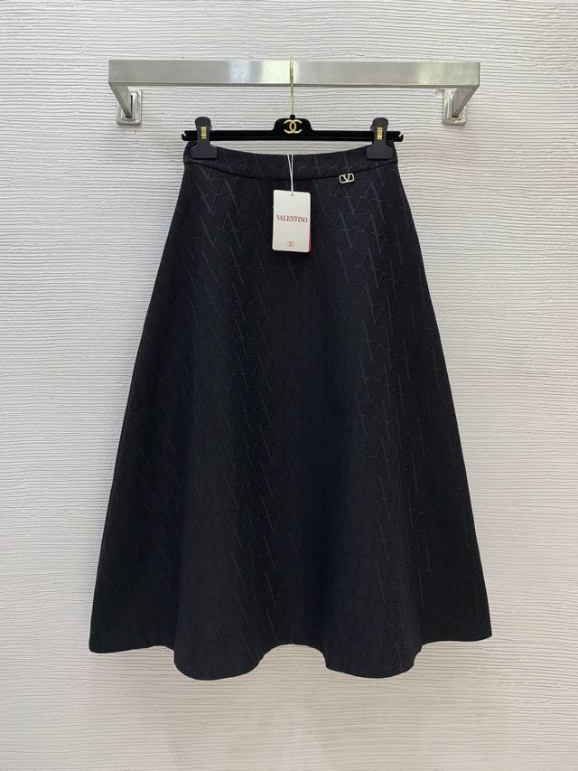 Valentin*O华伦家新款 高端定制字母Logo提花面料、腰间镶钻金属配件装饰高腰显瘦中长款大摆半身裙！黑色， S码：腰围66，裙长80