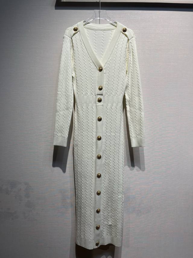 2025秋冬新款 V领金扣提花连衣裙 时尚百搭 Size: S- L