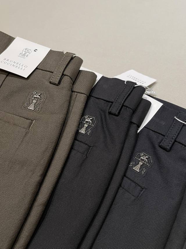 尺码：30 31 32 33 34 35 36 38 40 Tf* 后腰标识商务休闲棉质长裤 稀缺男士原厂订单一眼高级货！原厂客供棉质面料，亲肤透气，带来舒适穿