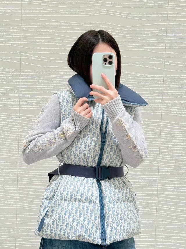 Dio* 25秋冬新品 撞色老花腰带高领羽绒马甲丨独家Yb开发！高版出品！原版定制高密度科技塔夫绸Oblique提花面料！内里防风双层工艺设计！经典老花腰带收腰