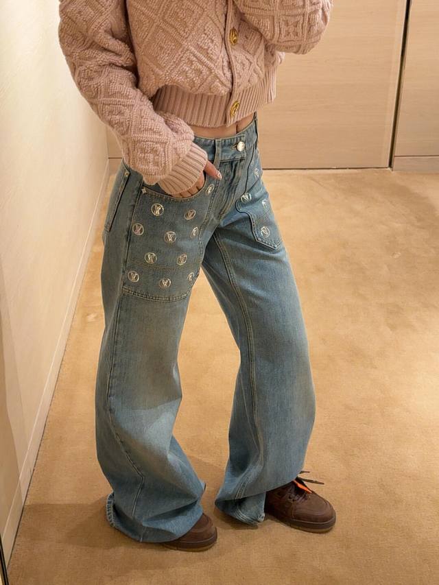 Louis Vui*Ton 25Ski滑雪系列 银色亮片阔腿牛仔长裤丨独家Yb开发！高版出品！精选高支丹宁牛仔面料，自带软糯却挺括的垂坠感，久穿不易变形；裤身满