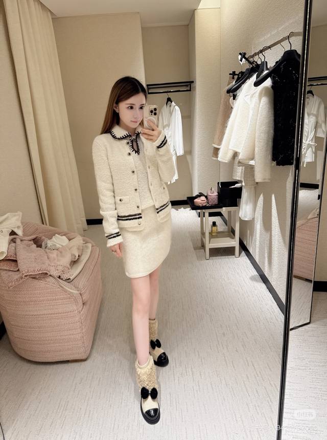 Chane* 2025Fw秋冬滑雪系列 针织开衫：小香Coco Neige滑雪系列，法式优雅，蓬松柔软的针织面料自带“云朵触感”，肌理感纹理高级又显档次，圆领+