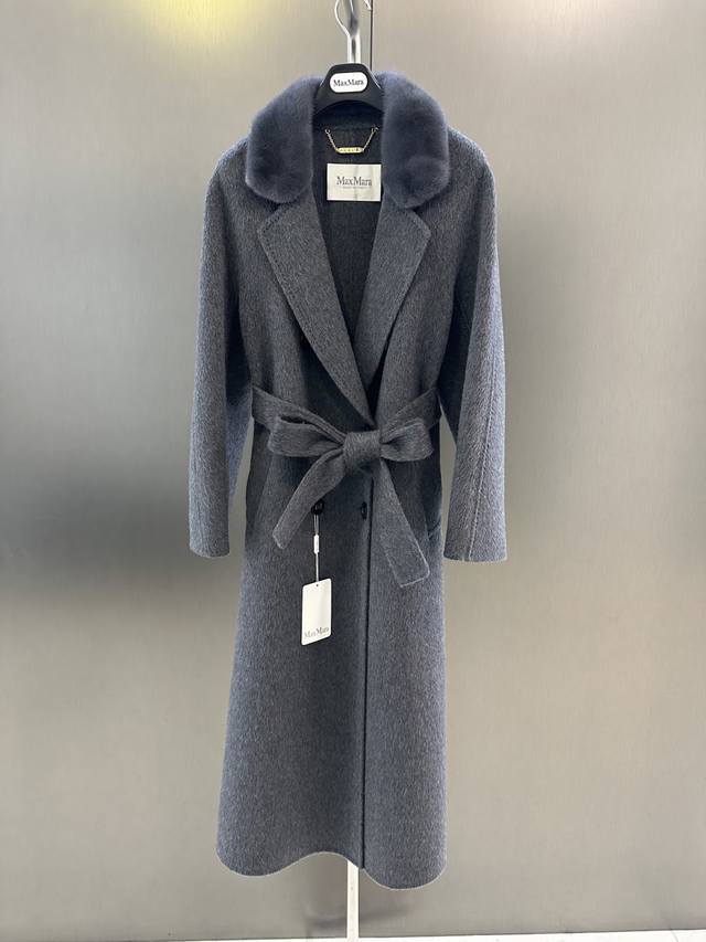 Maxmara 高品质羊绒大衣 秋冬新款 经典101801款羊绒大衣 进口天鹅绒水貂毛领搭配 高级时尚 30%高支超细羊绒 60%高支超细羊毛 10%桑蚕丝 面