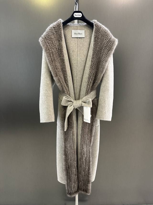 Maxmara *秋冬新款高品质皮草大衣 进口天鹅绒水貂编织毛领 羊绒羊毛面料 柔软舒适 Smlp 衣长116，胸围120，码数M