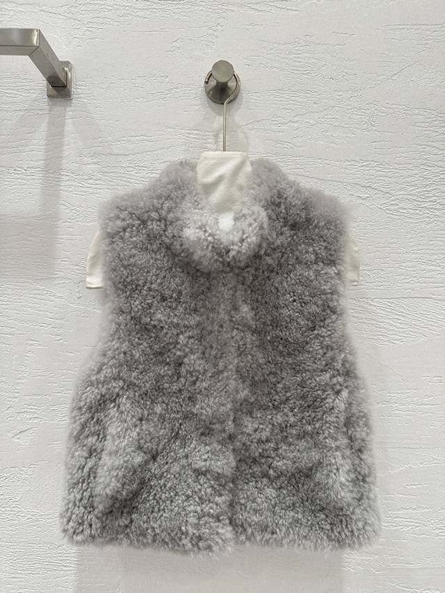 独家首发高端原单品质Lo* pian* 进口托斯卡纳山羊绒马甲皮毛一体外套！马甲超级实穿！选用进口皮毛，毛面风格及具魅力！风格休闲慵懒，整体厚实饱满，耗料高昂，