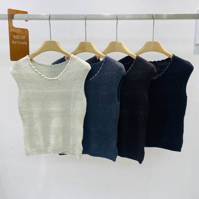 新款重工小钢珠卷边设计U领套头上衣针织羊毛背心Sml