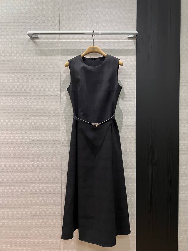 新款冲冲 极简羊毛细格暗纹 无袖背心连衣裙 立体剪裁 修身显瘦 两侧有口袋配送腰带装饰 赫本风优雅 经典时尚 S-Xl