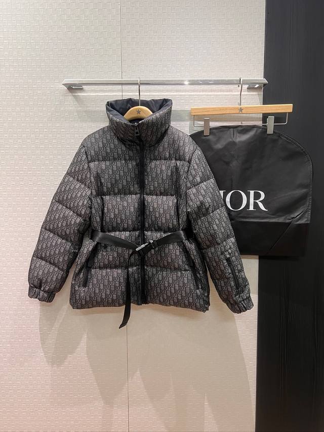 新款25阿尔卑斯滑雪系列老花Logo提花立领羽绒外套 卡扣腰带收腰装饰 休闲百搭 时尚减龄 90羽绒10羽毛配送防尘袋 蓝色灰色Sml