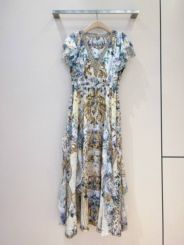 Camill*A巴洛克真丝印花连衣裙 法式茶歇风～巴洛克经典蓝花印花连衣裙，名媛V领定制高温烫钻，腰部宽松高腰抽绳设计，满满的贵族风情~100%重磅Sil 定制