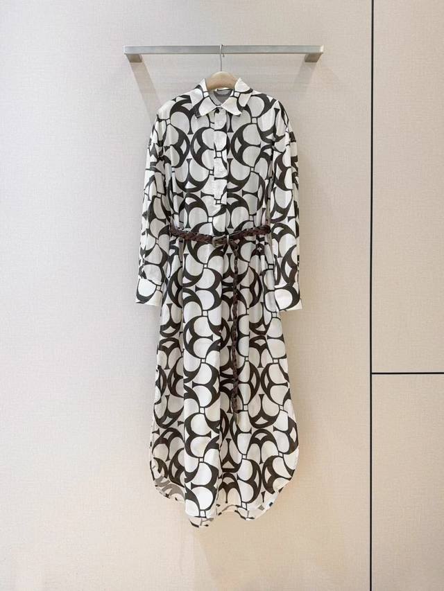 Brunello Cucine*L*L*I 新品推荐 贵妇气质显瘦渡假风长款连衣裙 衬衫领设计，2侧设有口袋，并配一条专属定制编织束腰带，休闲又带些复古，纯棉面