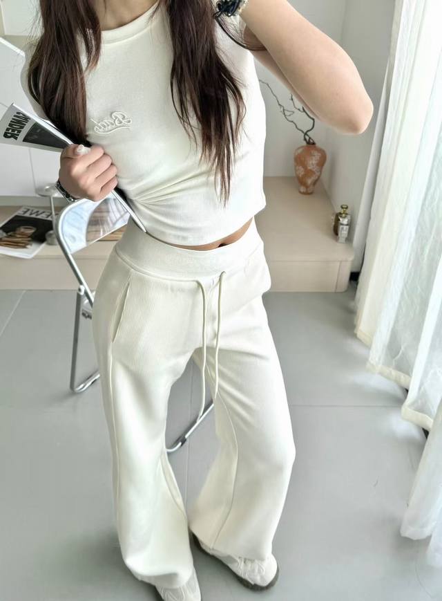 25秋冬新款 高端针织裤料 修身大长腿 设计感满满 女生松紧腰 独家定做色织 Logo 休闲微喇裤 灰色 杏色Sml