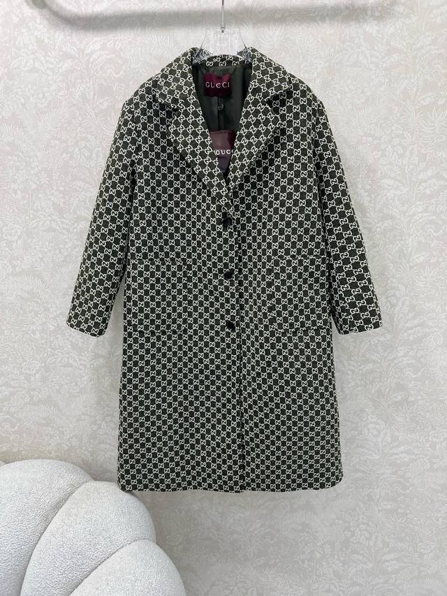 Gucc*25新款含羊毛雪尼尔系列款同步上新，Gg字母提花编织羊毛粗花呢翻领长款单排扣外套！名媛气质少女风复古摩登气质优雅大气！经典翻领版型不挑人减龄气质！定制