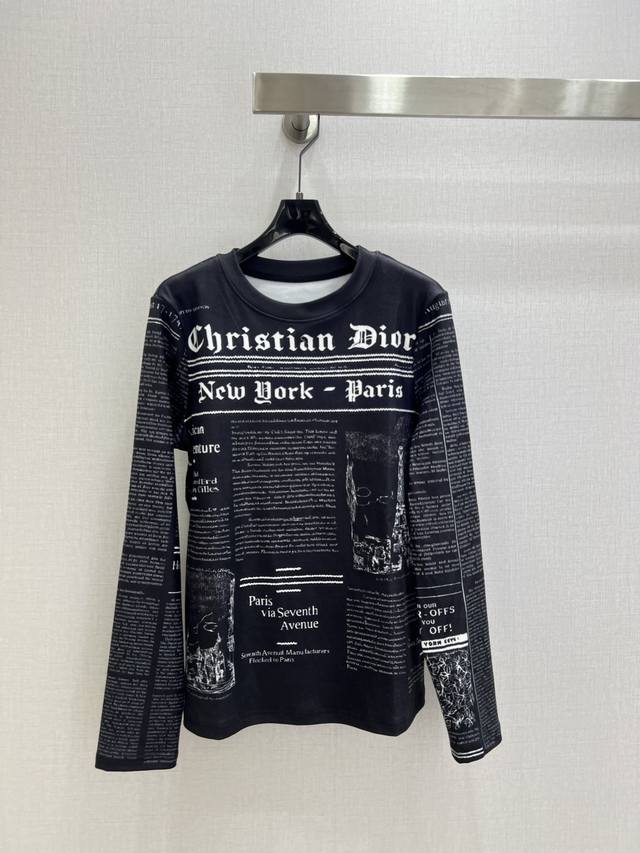 强烈推荐 Dio*2025秋冬新款 德绒报纸印花打底长袖上衣 高级大气 柔软弹力很舒服 满满的穿搭高级感 创新面料 轻盈柔软 实物非常赞！显身材 上身洋气百搭，