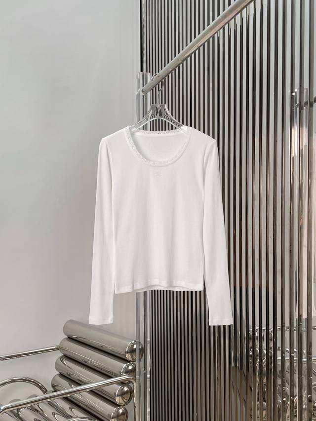 实拍图！最新Ce 25New 凯旋门刺绣蕾丝拼接打底上衣。尺码：Sml 。