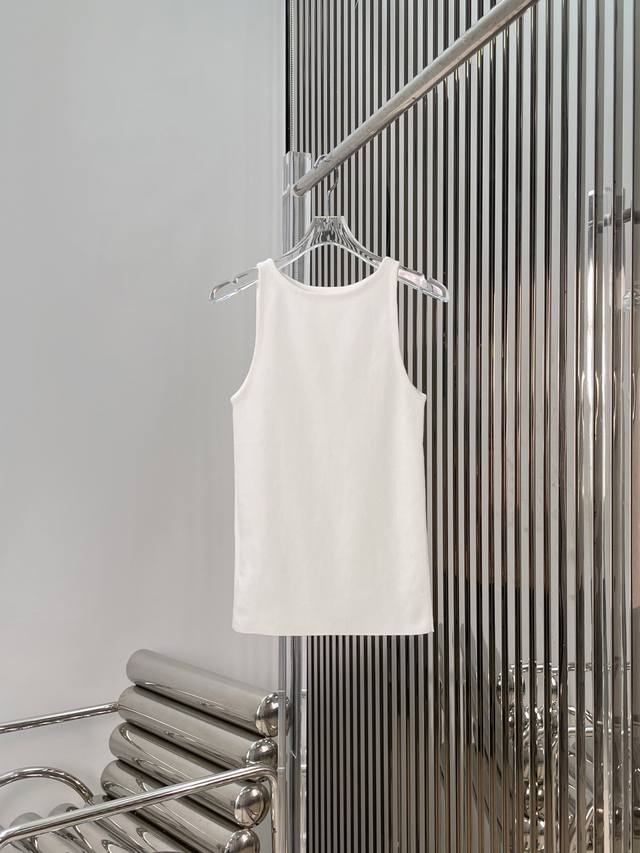 实拍图！最新Miu 25New 字母提花针织打底背心。尺码：Sml 。