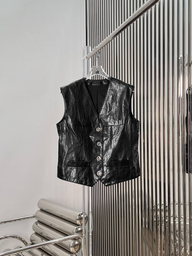 实拍图！最新Ch 25New 油蜡皮进口头层样品小香风马甲。尺码：Sml 。