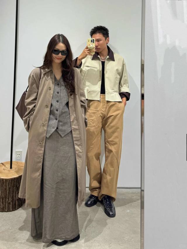 新款！最新The R 25New 极简风廓形风衣。尺码：Sml 。