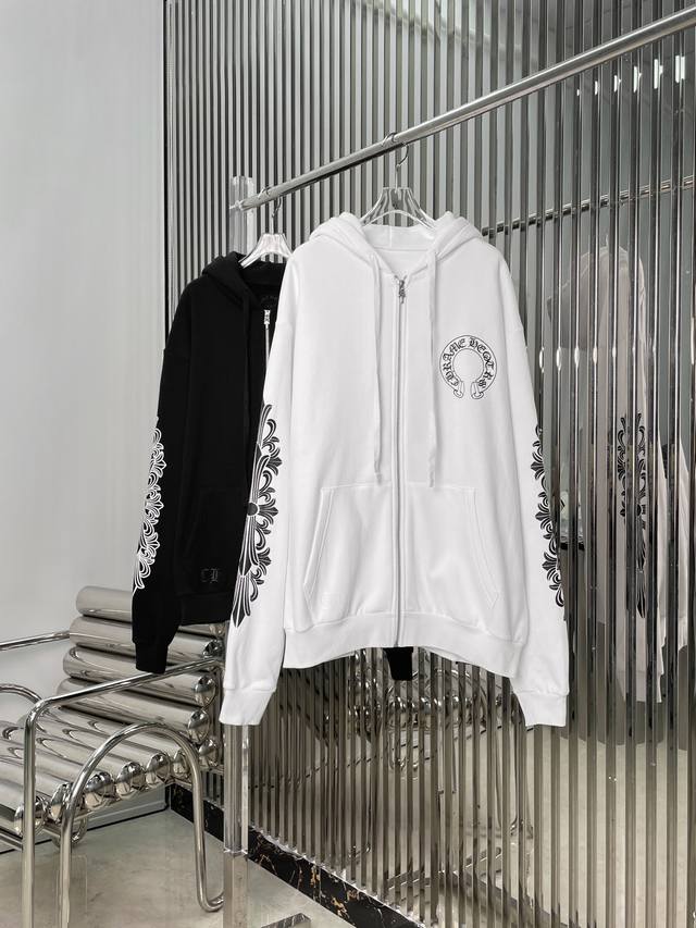 实拍图！最新Ch 25New 天使翅膀拉链连帽卫衣。颜色：黑 白。尺码：Sml 。