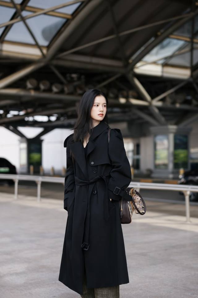 新款！最新Bbr 25New 肯辛顿风衣。颜色：卡其 黑。尺码：Sml 。