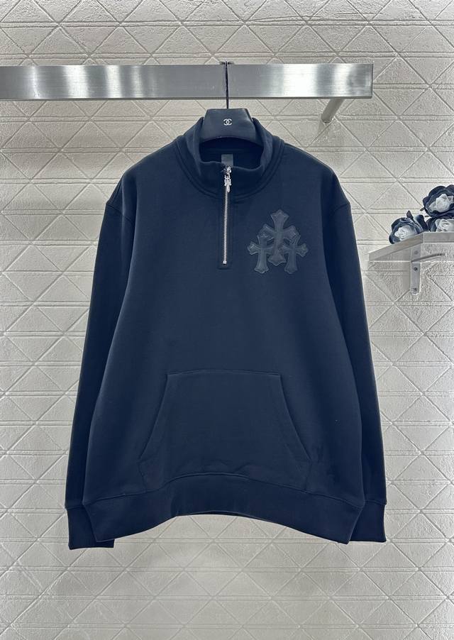 Chrome Hear*2025新品上架 十字架皮标套头卫衣 定制Yb原生克重全棉材质，还原品质，肉眼可见的高级，内里毛线圈短绒更暖和，拉链半开襟卫衣版型，可立