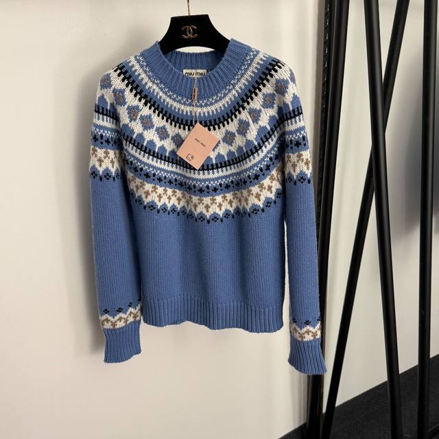 款号20257661 Miumi*新款 撞色复古花纹提花套头长袖针织衫，蓝色，Sml， S码：胸围94，袖长70，长58；重量：0.495Kg