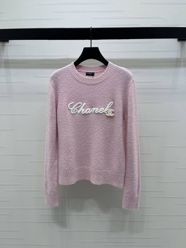 上新原单高端品质 Chane* 2025秋冬最新系列！圆领字母套头毛衣！定制羊毛纱线织造 质感高级 毛感清晰 圆领长袖毛衣剪裁 密实针织御寒防风 领口袖口宽螺纹