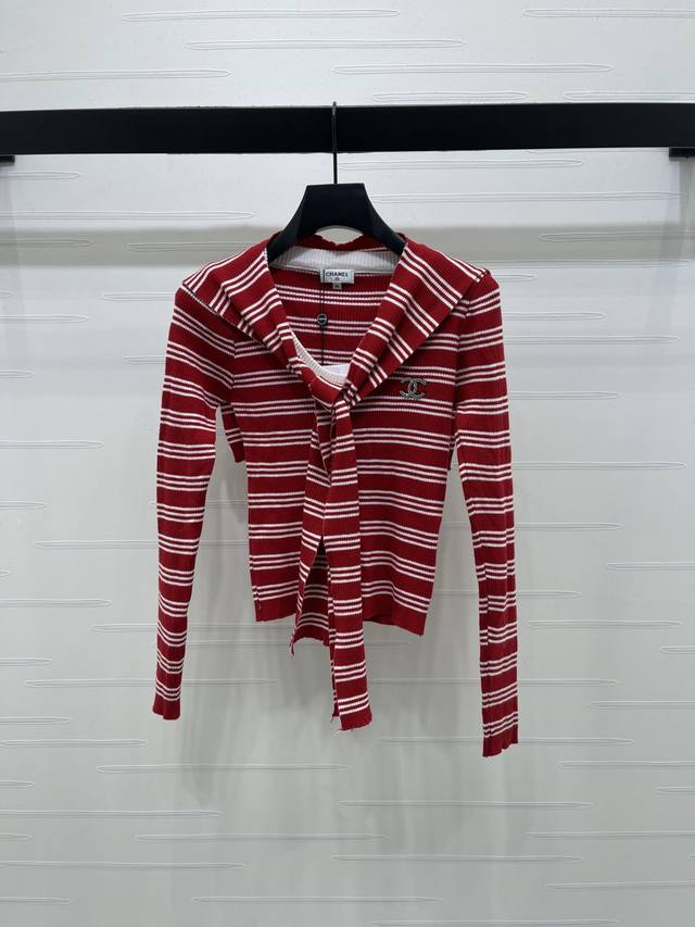 上新原单高端品质 Chane* 2025秋冬最新系列！披肩领条纹针织上衣！定制羊毛纱线织造 密实细针工艺 呈现明显肌理 舒适有型 披肩套头针织上衣剪裁 大身两色
