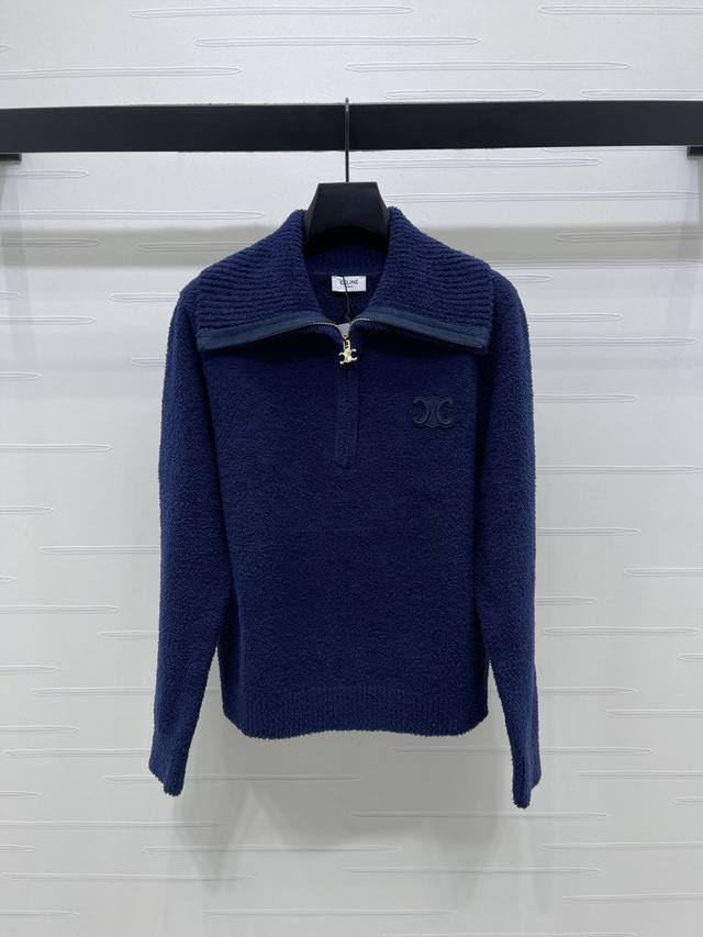 上新原单高端品质 Celin*2025秋冬最新系列！翻领拉链针织毛衣！定制羊毛纱线织造，细腻柔软，舒适保暖，翻领拉链针织套头毛衣，半开襟领口细腻螺纹，胸前字母徽