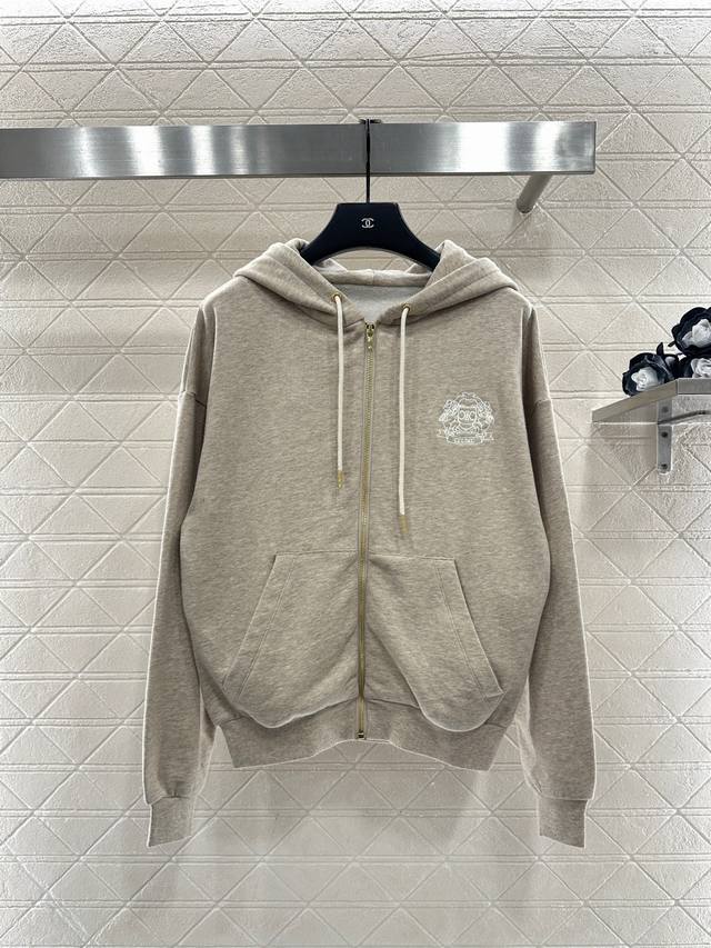 Celin*2025新品上架 连帽拉链外套 定制Yb进口棉毛材质，质感光泽，舒适保暖，连帽拉链外套版型，以刺绣工艺打造标志性凯旋门字母徽标，点缀在胸前，彰显品牌