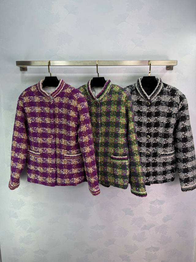 Chane*2025秋冬新款编织立领洋装外 25Coco滑雪系列#定制Yb进口粗纺羊毛呢材质，肌理明显，毛料肉眼可见，质感上乘，粗花条纹毛呢面料打造名媛风典范，