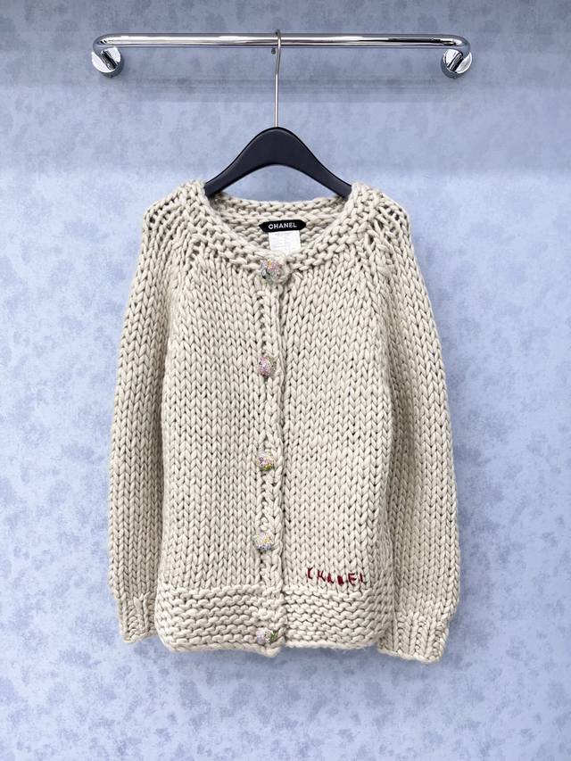 爆款现货 原单品质 Chan*｜25中古系列重工圆领粗针钩花羊毛毛衣 独家订制纱线 ，设计高级又时髦！1:1订制重工面辅料，增添时尚格调，纯欲系搭配和谐，百搭王