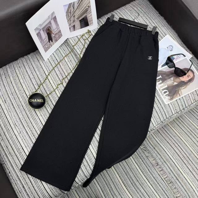 强烈推荐 25年早秋冬系列 Cha*新款细碎星光烫钻加绒松紧腰阔腿裤 刺绣双C Logo点缀 三色Sml .