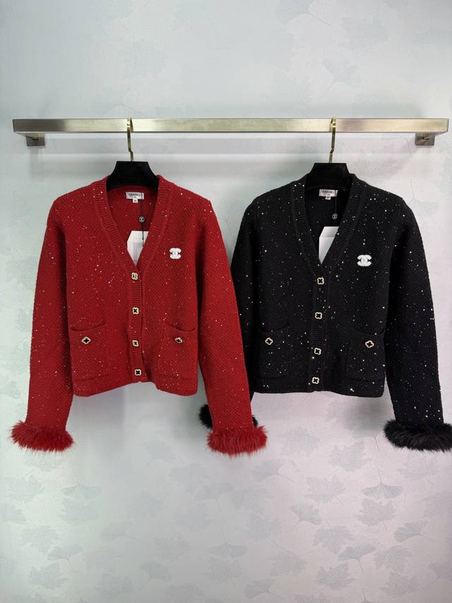 Ch*25秋冬新款小香风针织外套 采用粗针粗线手工编织，毛茸茸质感超温暖，节日氛围感拉满2色3码Sml T226B.