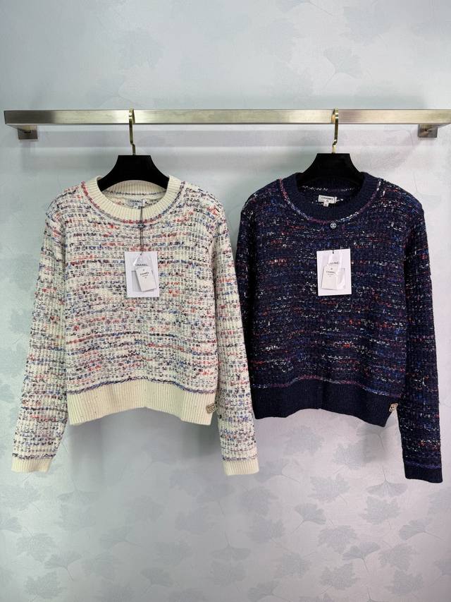 Ch*25秋冬新款圆领针织衫，采用羊毛柔软又保暖，经典粗花呢纹理+杂线配色，法式复古感满满